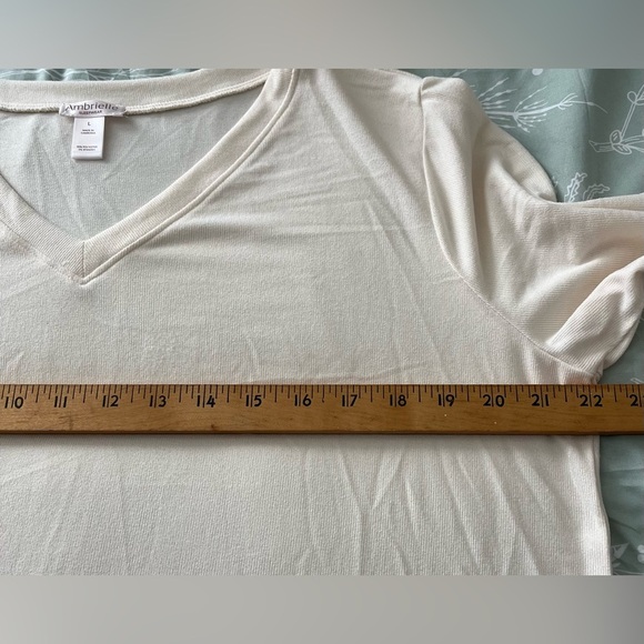 EUC Ambrielle Women’s Sleepwear Set Long Sleeve V-Neck & Floral Pants; Size L - Picture 7 of 12